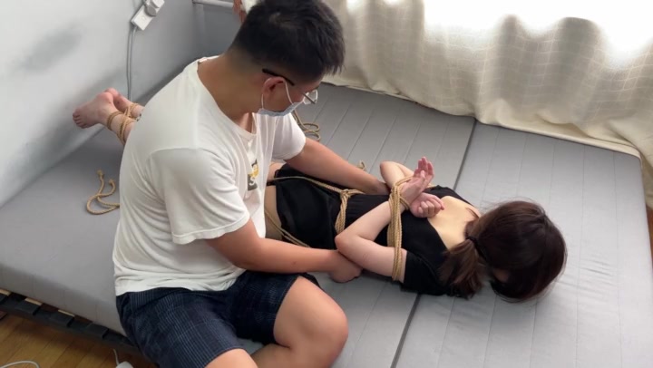 舞蹈美少女悠米绳责之后手观音驷马放置 Preview 3