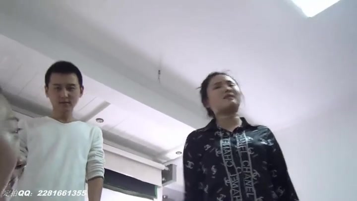 俏丽蛮横少妇被群殴淹水 Preview 2