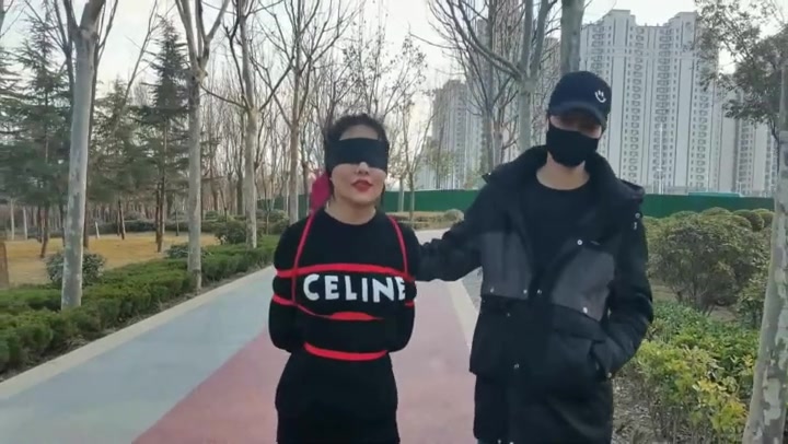 一绳所爱 捆绑蒙眼户外聊天散步 Preview 2