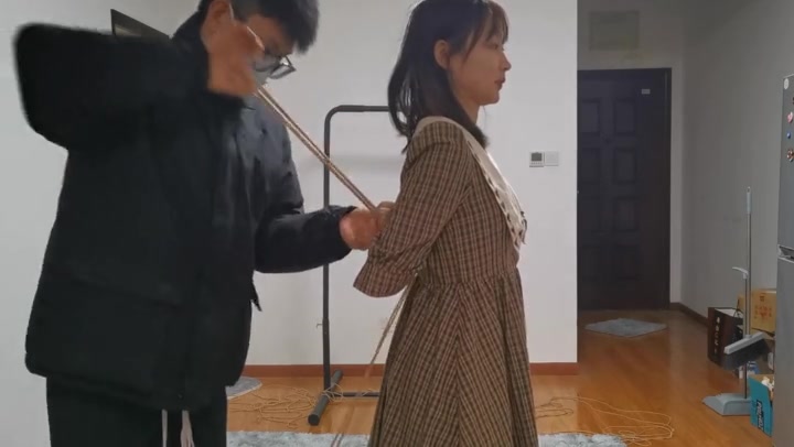 奥特曼 挑战把疯狂反抗的诗诗老师绑成驷马 Preview 2