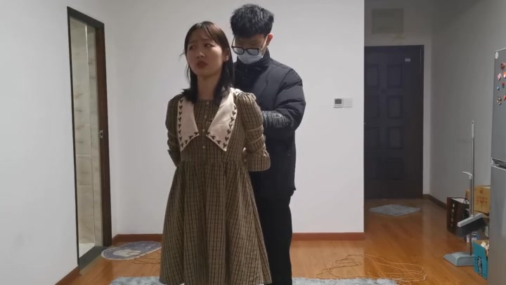 奥特曼 挑战把疯狂反抗的诗诗老师绑成驷马 Preview 3