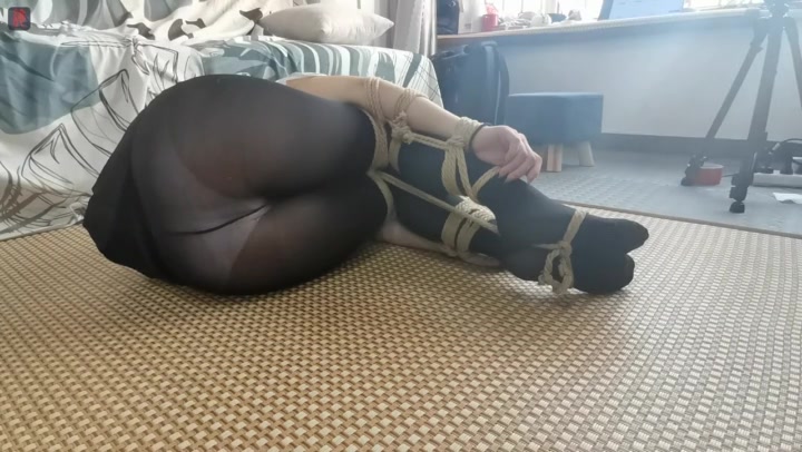 绳之韵 小九妹悲催的美女小保安（第三集）下班的美女小保安遭遇歹徒蓄意报复，惨遭入室绑架 Preview 3