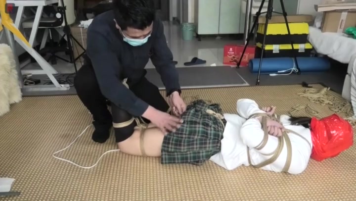 绳之韵 眼镜小学妹瑾瑜“暗黑”游戏（上集）新人艰难的“暗黑”挑战——眼、耳、口全封，头部双重全包，驷马捆绑 Preview 3