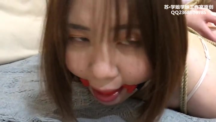 学姐学妹 Cindy堵嘴专辑 性感吊带裙卡布基诺丝小白鞋毛巾口球堵嘴 Preview 4