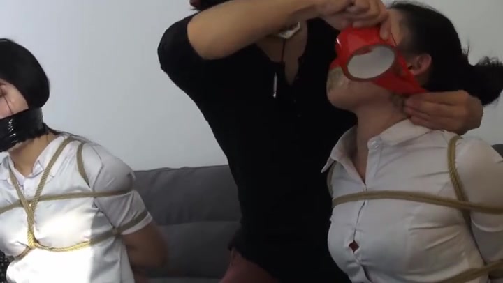 双美女捆堵剧烈挣扎 Preview 2