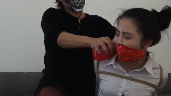 双美女捆堵剧烈挣扎 Preview 3
