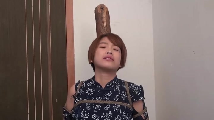在读大学生蕊蕊暑假兼职绳艺会所 老虎凳虐足被弄哭 Preview 1