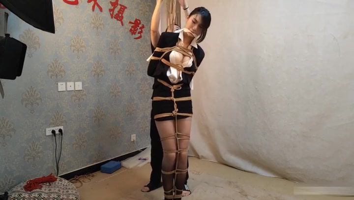女秘书悬吊 Preview 4