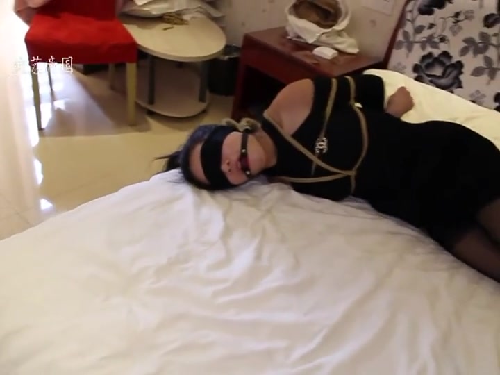 网聊同好约拍 黑丝紧缚堵嘴蒙眼 Preview 3
