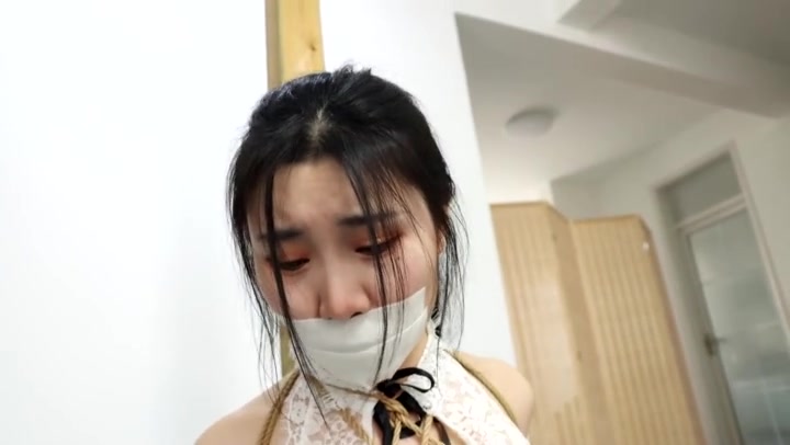 得意客 king定拍鱿鱼游戏sm版（02）美女木头人加挠痒坚持不动 超密集的交错捆绑加丝袜包裹 Preview 1