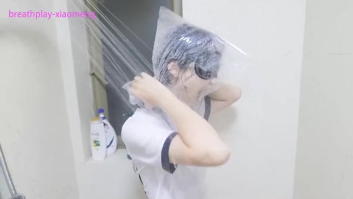 小萌同学 小萌的主人今天不在家，她应该要做点什么呢...那就湿身玩玩好啦 Preview 4