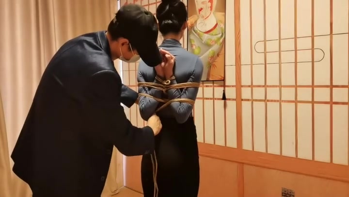 一绳所爱 布点儿后手观音+五花大绑紧缚被打屁股 Preview 1
