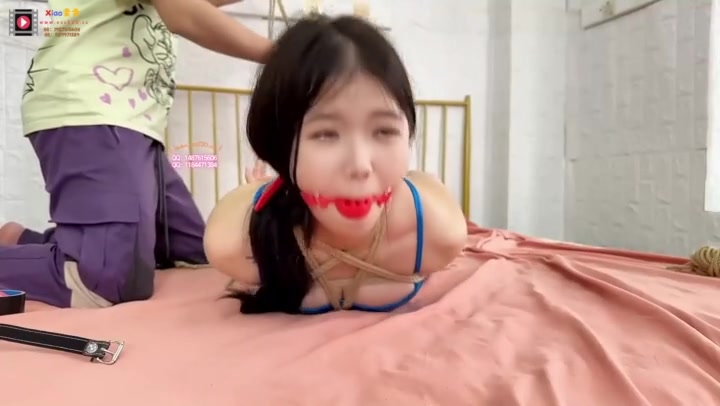 xiaosusu 蓝色短裙小妹妹捆绑的儿童节 Preview 3