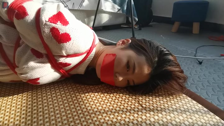 绳之韵 可爱小九妹，冬日午后的例行绳奴培育，白袜驷马、裸足TK、原味小棉袜堵嘴+胶带封裹 Preview 2
