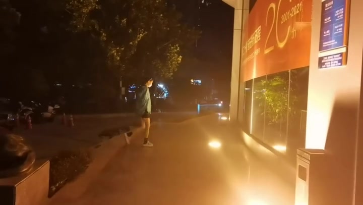 一绳所爱 优优捆绑逛街，逛超市，买水果，大街上毫无惧色 Preview 3