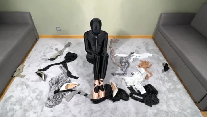 爱丝袜の凌风姐姐 身穿zentai油亮连身袜+丝绸面芭蕾舞鞋疯狂自嗨 Preview 2