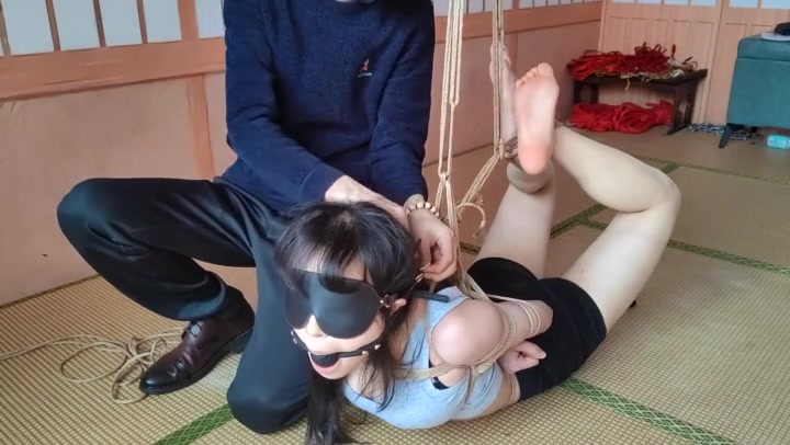 一绳所爱 小美女极限驷马挑战 蒙眼嘟嘴，极限放置 Preview 4