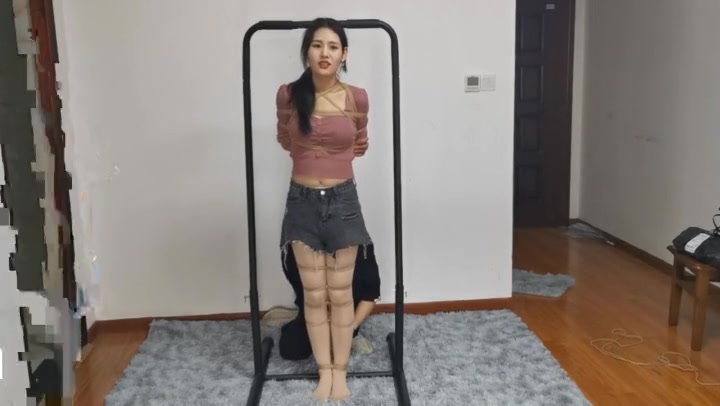 奥特曼 新妹子青青，第二位在被我捆绑长时间独自放置过程中崩溃，大哭大叫的妹子 Preview 1