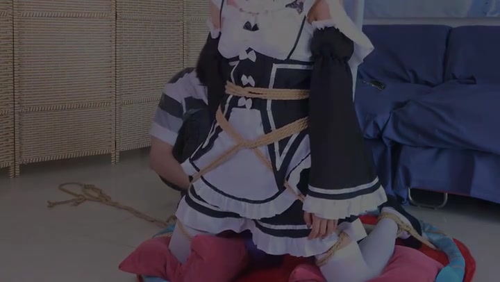 [网友原创] cosplay剧情_女仆蕾姆 第二集 可爱小蕾姆被吊绑后各种调戏 Preview 1