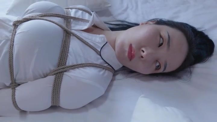 枫玥出品 误闯女王府（第一集）小伙子以为他绑架的是个普通人 Preview 1