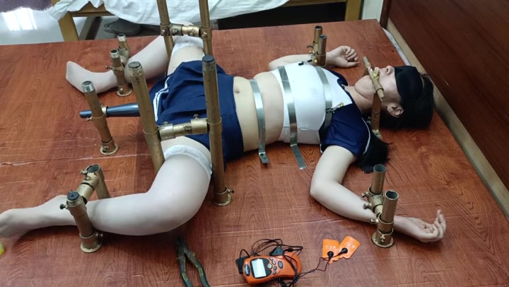飞天原创 柔柔多功能禁锢，铁球封死头和手，这些玩法已满足不了她 Preview 4