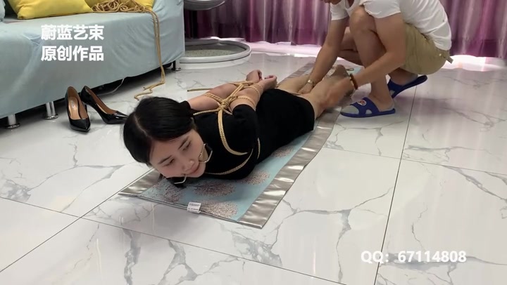 蔚蓝艺束 艺校美模靖雯初体验 驷马紧缚 口枷+口球=口水（完整版） Preview 4