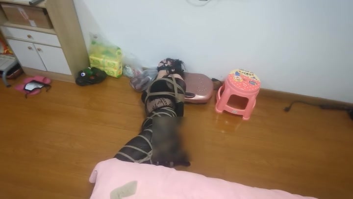 我的媳妇 第21弹、全身紧缚、口球、驷马、挣扎、结果被我丢家里放置 Preview 4