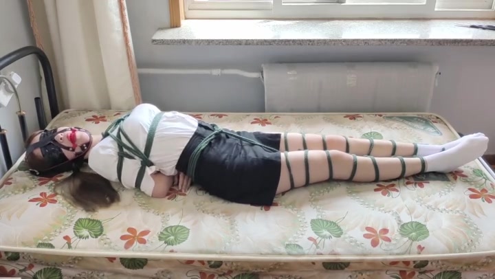 玩奴原创 假装外出的弃置实验，大长腿丹丹蛇缚，口球堵嘴真实求救！ Preview 4