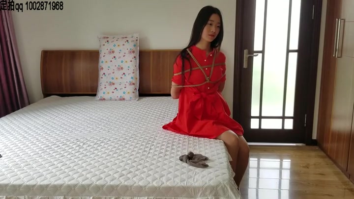 红衣美女的沦落 Preview 4