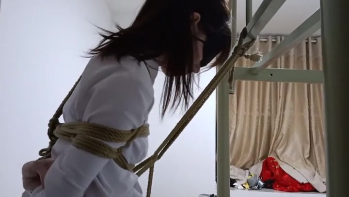 新月原创 红豆 雪莹 逃脱失败的姐妹 黑丝白丝双人股绳强制拉扯+遥控TD折磨 相当极品 Preview 2