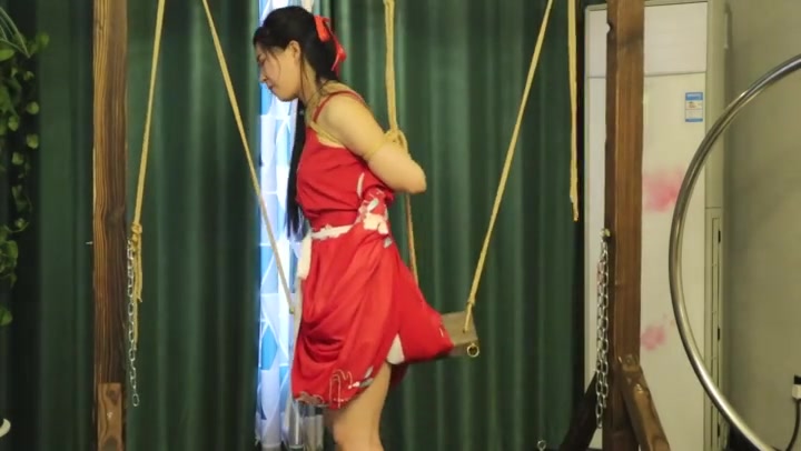 夜未央 私奴之古代酷刑篇（上集） 终极刑具 古装汉服美女 三角木马 木枷开脚后手吊滴蜡 吊缚 鞭打 Preview 3