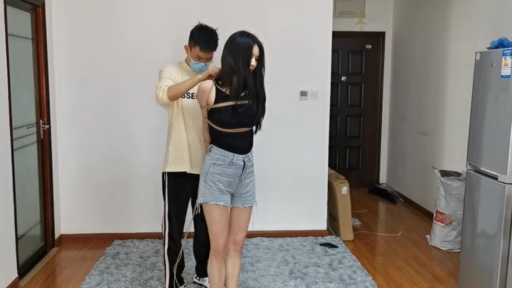 奥特曼 宝妹带着表姐来体验捆绑逃脱 Preview 3