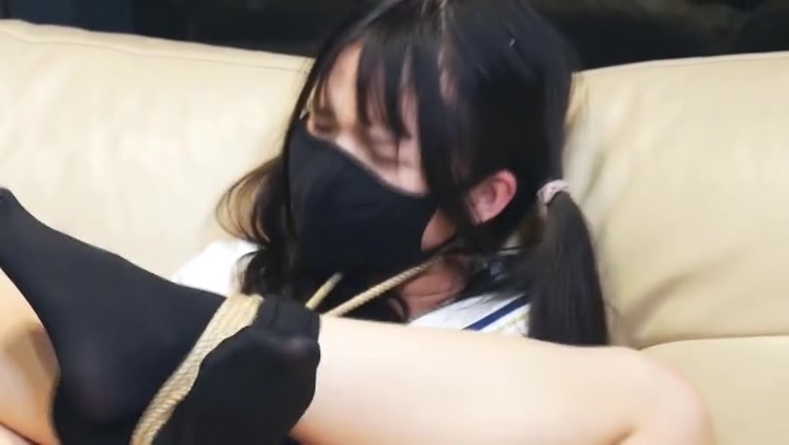 猎美视觉_小萝莉的三重地狱 哭喊求饶无用 Preview 4