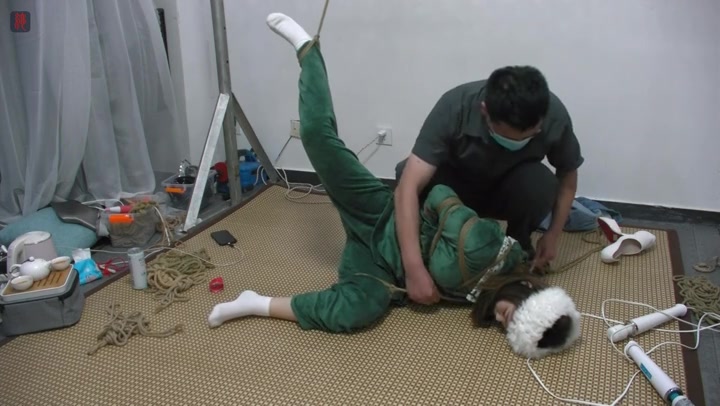 绳之韵 绳捆索绑的小九妹毛茸茸的睡衣，棒棒伺候，听她讲述自己的情感小纠结 Preview 2