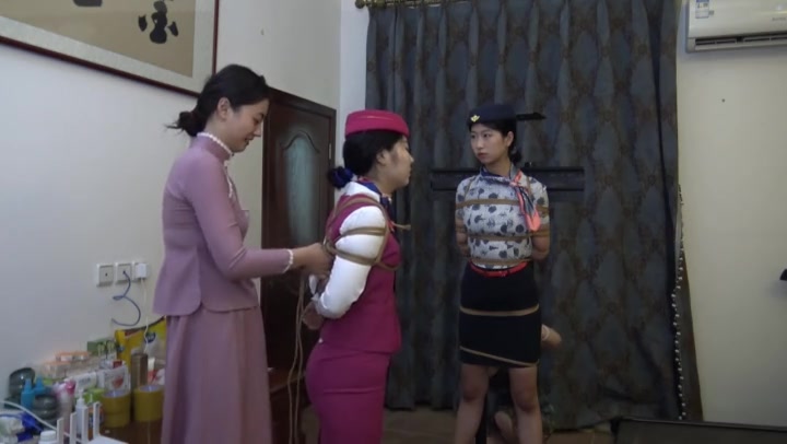 固定架上电击空姐女M Preview 1