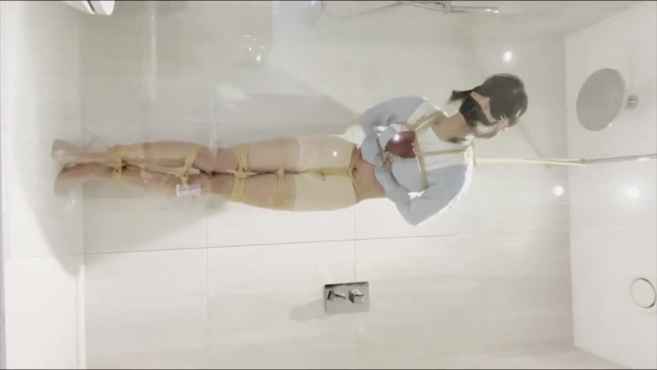 柯柯原创 吊缚特辑，强制踮脚罚站！并腿+单脚两种吊绑、JK、水手服、OL、迷你上衣、肉丝+黑丝吊绑 Preview 2