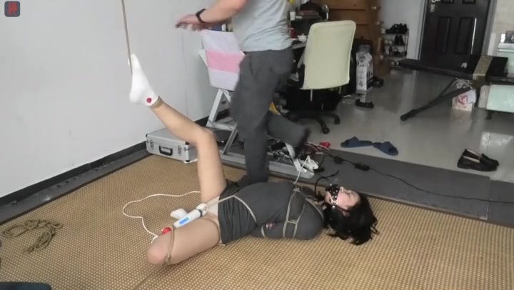 绳之韵 优秀假期工瑾瑜中秋加班（第二集）充气口塞、单脚吊捆绑、足虐、鞭打. Preview 2