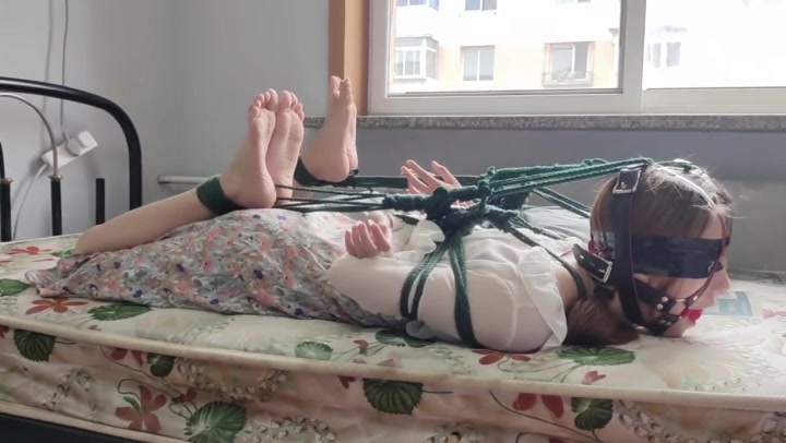 玩奴原创 真实姐妹心叶和玉露的双人连头驷马放置tk游戏，马具口球牢牢堵嘴 Preview 4