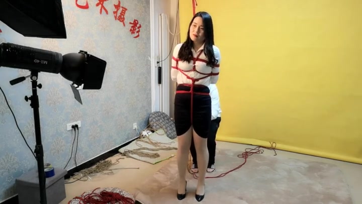 束缘阁 佳婉 蛇鞭 拷问 女白领 Preview 1