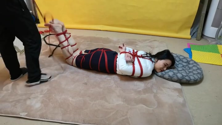 束缘阁 佳婉 蛇鞭 拷问 女白领 Preview 2