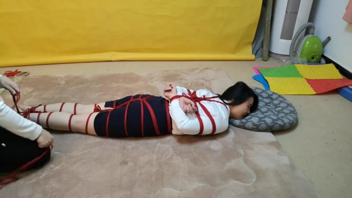 束缘阁 佳婉 蛇鞭 拷问 女白领 Preview 3