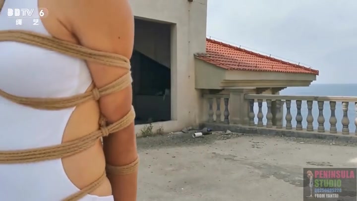 半岛束艺台_舞动的精灵：大美泳装丝袜海岸废墟献舞 Preview 2
