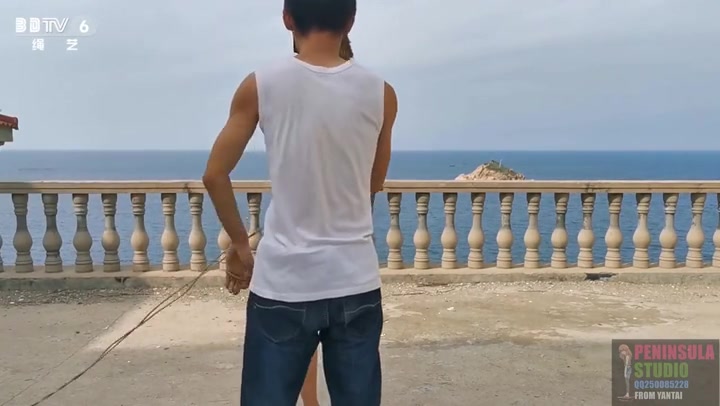 半岛束艺台_舞动的精灵：大美泳装丝袜海岸废墟献舞 Preview 4