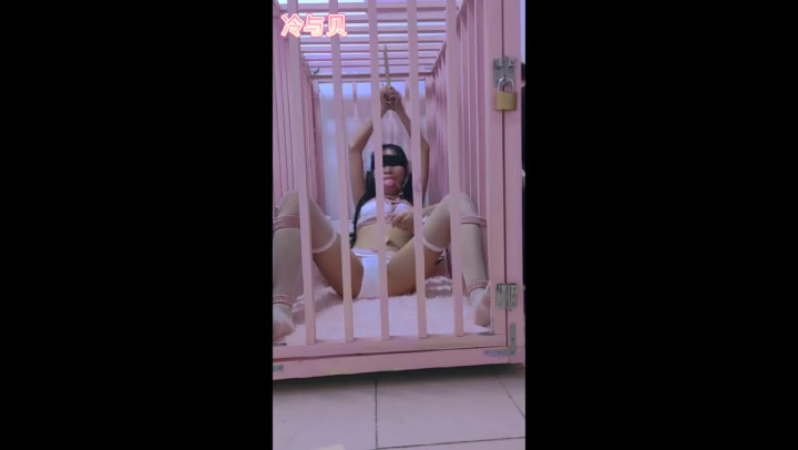 冷与贝 笼中少女拘束调教 Preview 2