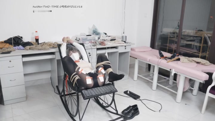 绿帽学院 女王 榨汁系列 鞭打榨汁抚摸电击双棒 COSPLAY 樱岛麻衣 Preview 4