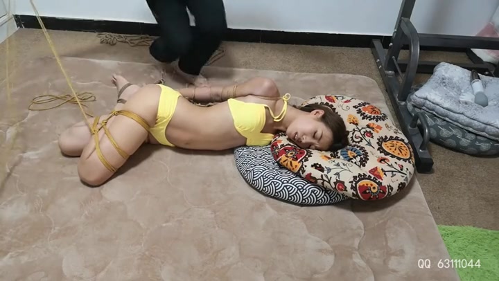 随心原创 诺米 性感比基尼 柔韧性超好 自己直臂并在一起 极限驷马 动弹不得的震动调叫 Preview 3