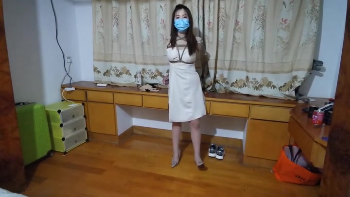我的媳妇 第26弹、日常着装、高跟、小短裙、驷马放置、口水收集、挣扎 Preview 1