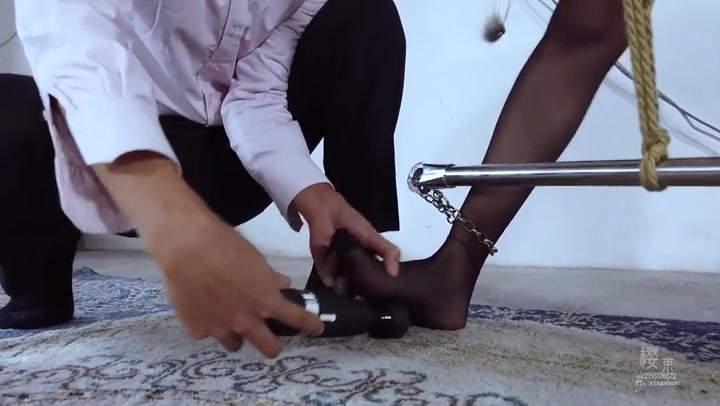 樱束原创 莉莉完美身材回归,直接挑战大号口球,强制弯腰,完美呈现 Preview 2