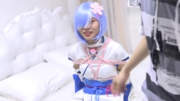 [网友原创] 【cosplay卖萌片】 幼年蕾姆 白丝cosplay粉绳捆绑 Preview 2