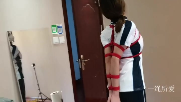 一绳所爱 绳模杨蕊当年面试，第一次体验捆绑的情景，那一年她是大一学生. Preview 4